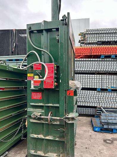 Used PIQUA 10 HP VERTICAL CARDBOARD BALER