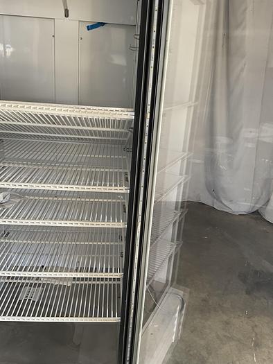 Used TRUE ONE DOOR REACH-IN MERCHANDISE REFRIGERATOR !
