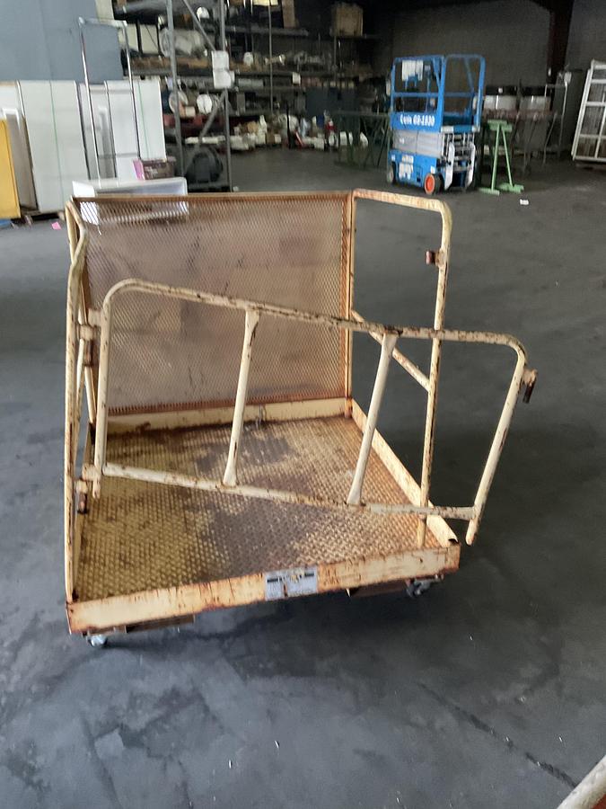 Used FORKLIFT SAFETY WORK PLATFORM – STEEL PERSONNEL BASKET