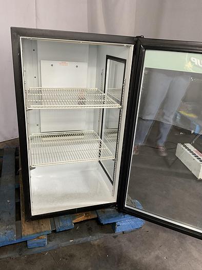 Used BEVERAGE-AIR MERCHINDISER REFRIGERATOR, UR30GE.