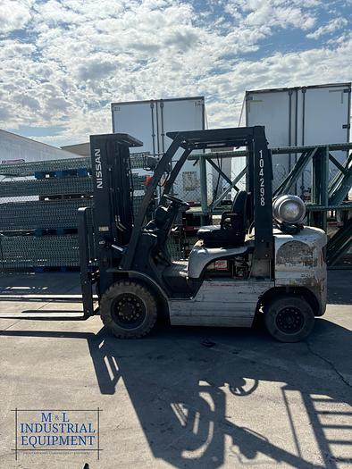 Used NISSAN FORKLIFT