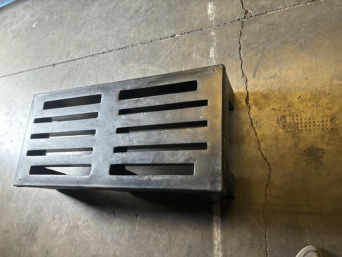Used BLACK PLASTIC DUNNAGE