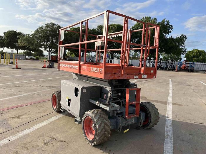 Used Scissor Lift-32' 4Wd Engine*