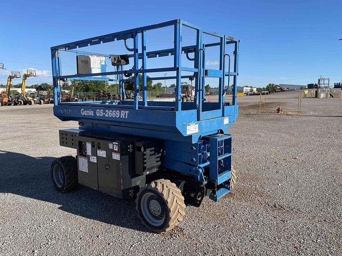 Used Scissor Lift-26' 4Wd Engine/