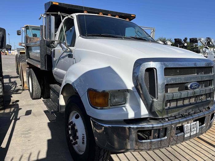 Used Truck-Dump 5 Yard*