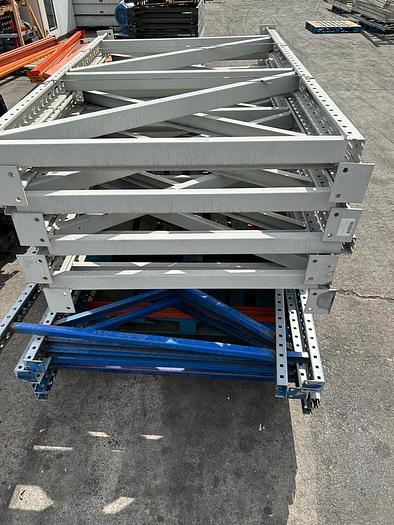 Used 6FT RIDGE U-RACK UPRIGHTS