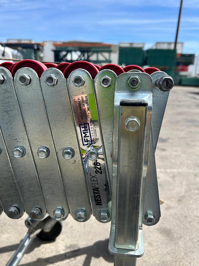 Used FMH NESTAFLEX 226 SKATE CONVEYOR