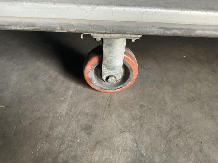 Used METRO STORAGE CART MODEL T68A