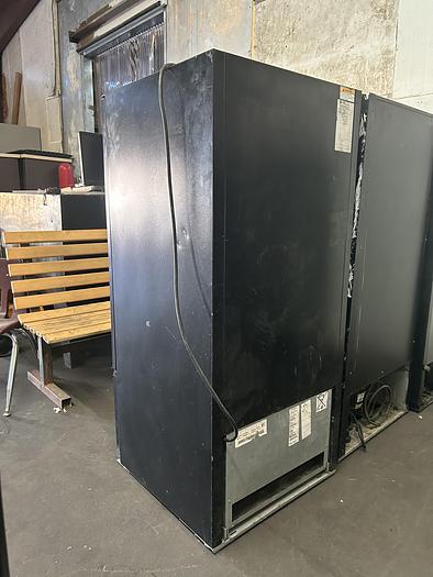 Used CARRIER MERCHANDISER REFRIGERATOR; MC260 !