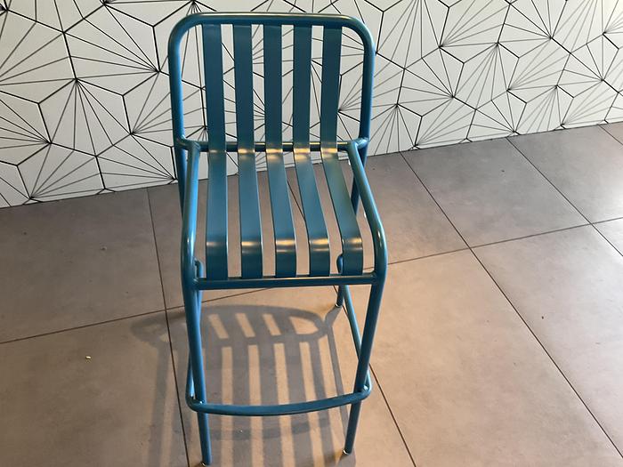 Used STACKABLE INDOOR-OUTDOOR CHAIRS !