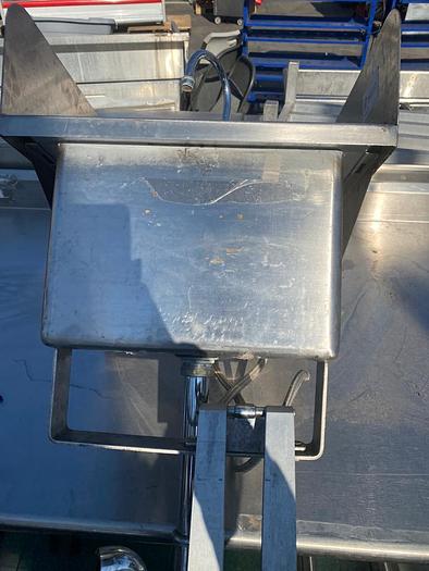 Used WALL MOUNT SINK WITH DOUBLE KNEEE PEDAL VALVE AND SIDE SPLASHES