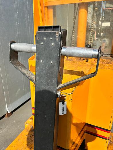 Used ROL-LIFT PALLET STACKER