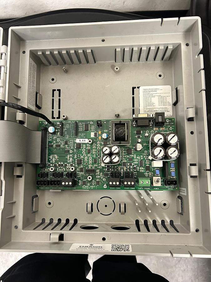 Used EMERSON E2 FACILITY AND SYSTEM CONTROLLER