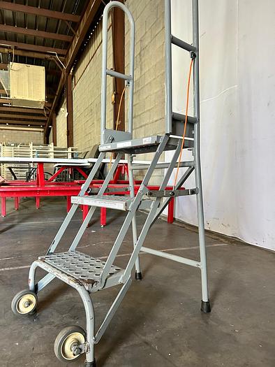 Used INDUSTRIAL 3 STEP ROLLING LADDER