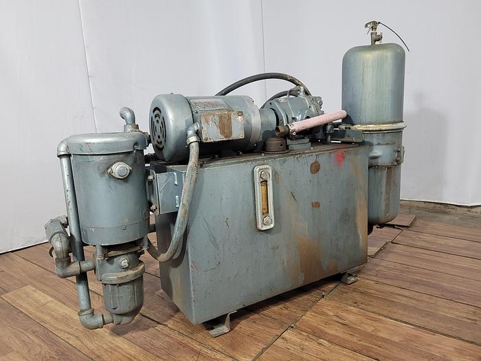 Used OIL PUMP; 1.5 hp; XM9688