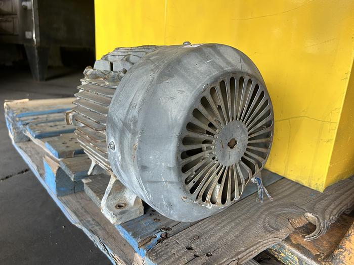 Used INDUCTION MOTOR; 3 HP; 3 PH; 1160 RPMS;  LR 39020