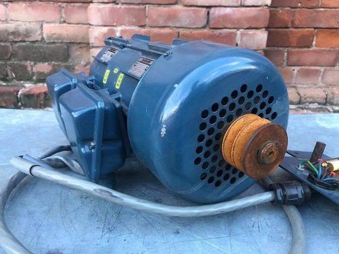 Used ELECTRIC MOTOR ADW VEB ELEKTROMOTORENWERK 938-E27/200 !