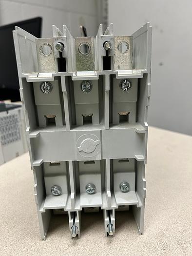 Used ABB A185-30-11 Contactor 156A, 3P, 600VAC, IEC, 120VAC Coil