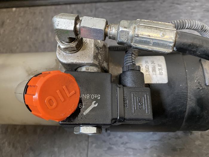 Used HYDRAULIC PUMP  HPI  8805772 !
