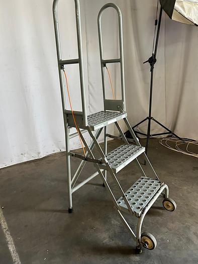 Used INDUSTRIAL 3 STEP ROLLING LADDER