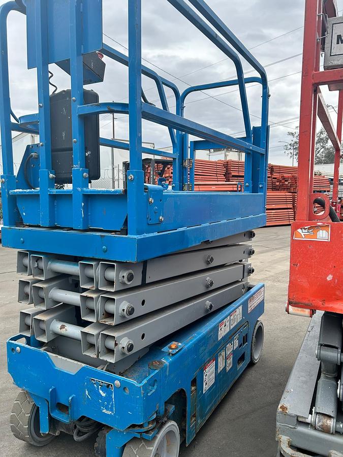 Used GENIE GS- 1930 SCISSOR LIFT