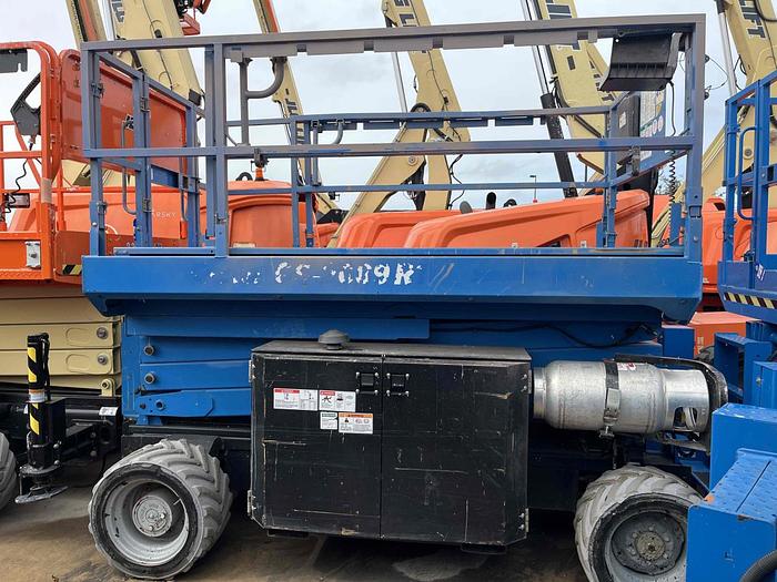 Used Scissor Lift-26' 4Wd Engine