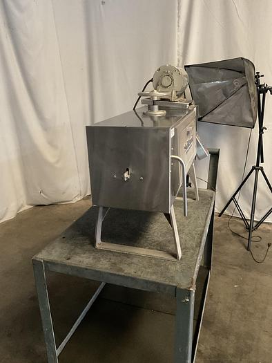 Used SNOWIZARD SNOBALL MACHINE