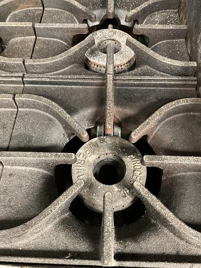 Used COMMECIAL 4 BURNER RANGE;  IABR-24 !