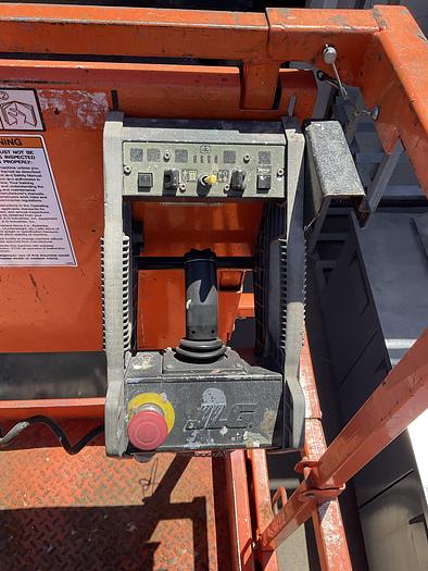 Used JLB SCISSOR LIFT 2646ES