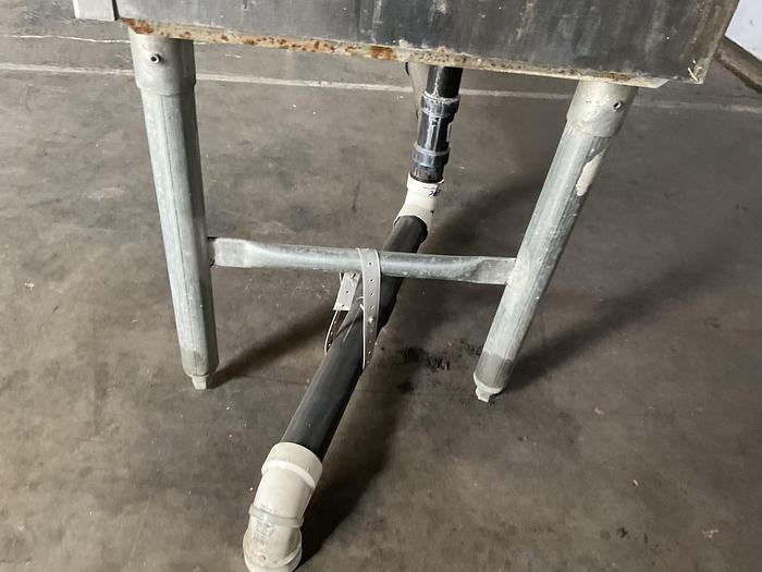 Used 5FT 3 COMPARMENT COMMERCIAL STAINLESS STEEL SINK WITH DRYBOARD