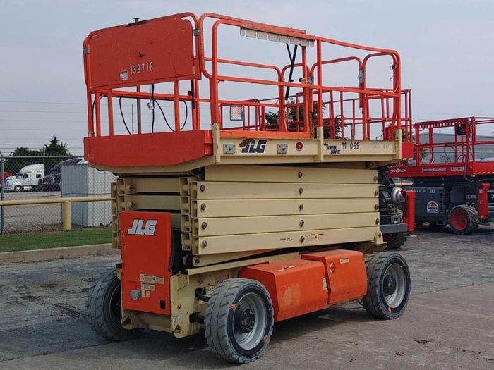 Used Scissor Lift-40' 4Wd Hybrid Electric