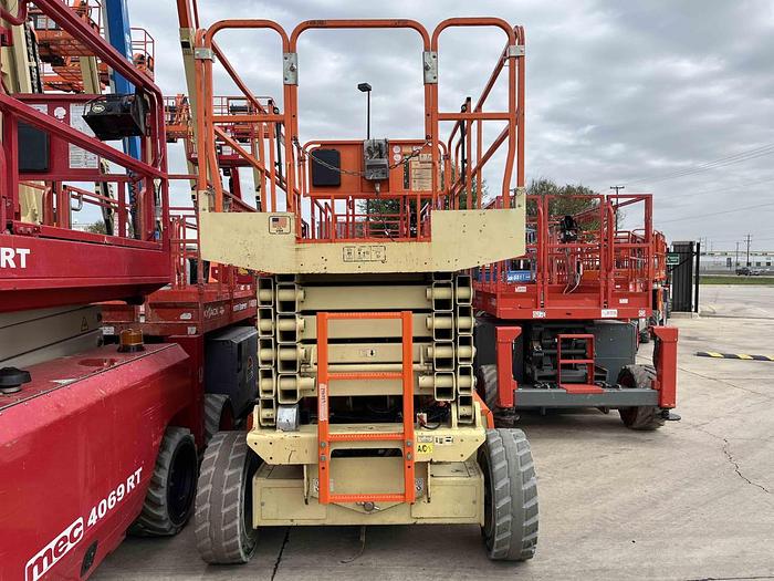 Used Scissor Lift-40' 4Wd Hybrid Electric