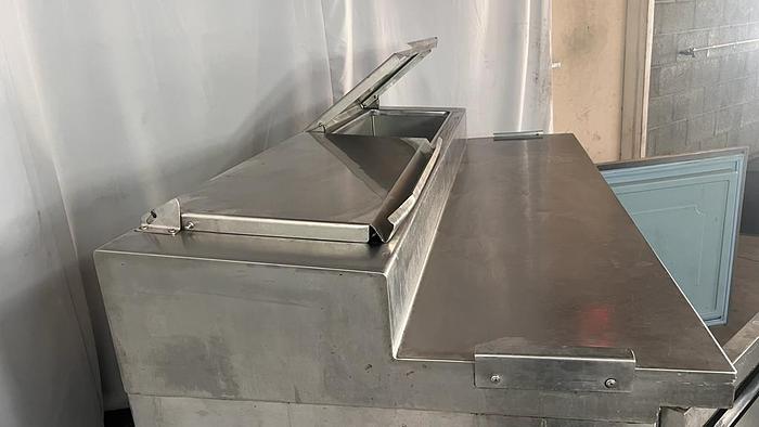 Used REFRIGERATED SANDWICH PREP TABLE (NEEDS SPECS FRO THE TAG)./