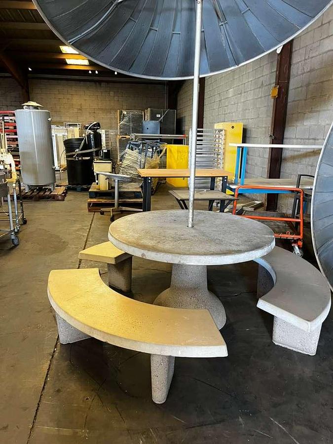 Used CONCRETE PATIO SET TABLE WITH 3 CURVED BENCHES.