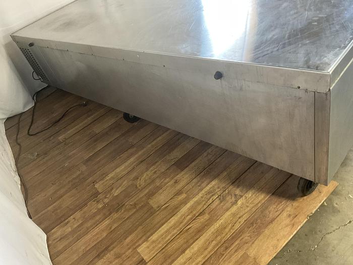 Used BEVERAGE AIR CHEF BASE WITH 6 DRAWERS; WTRCS112-1 !