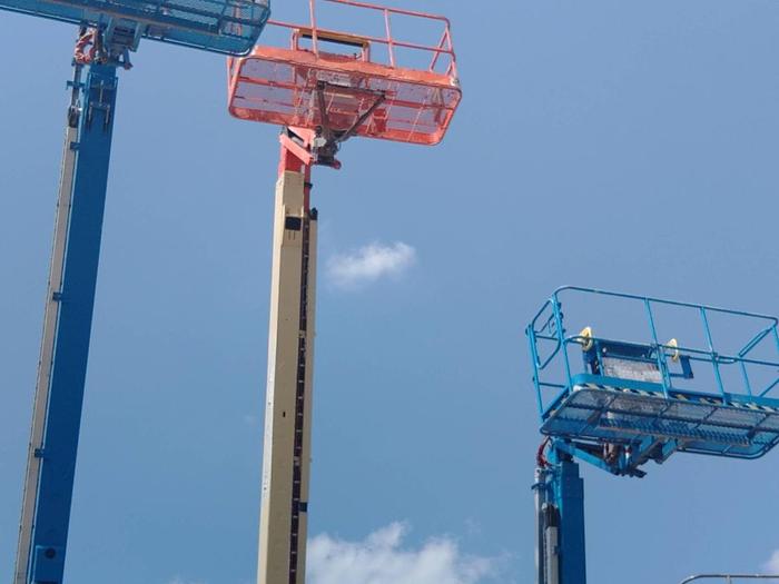 Used Boom Lift-85' Telescopic 4Wd Engine