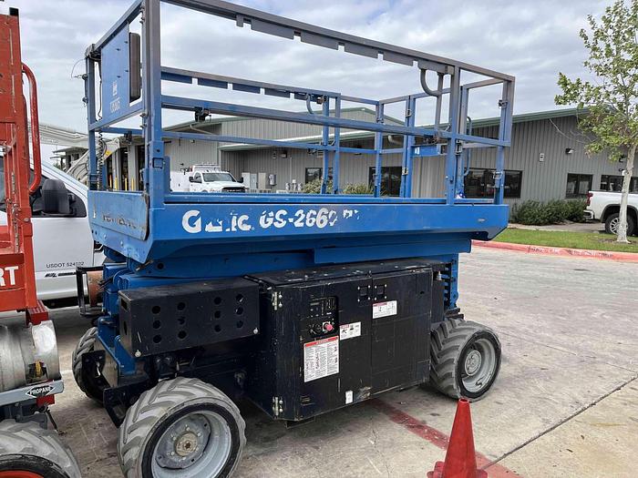 Used Scissor Lift-26' 4Wd Engine