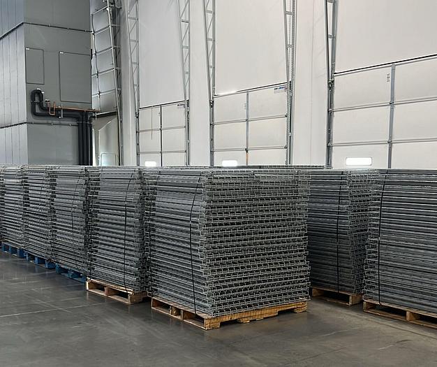 Used WATERFALL 42" x 45 1/2" NEW WIRE DECKING