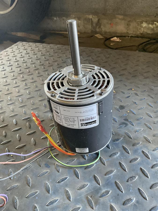 Used SERVICEFIRST OEM COMMERCIAL ELECTRIC MOTOR – 1 HP – 460/380-415 VAC – 1125 RPM – 48Y FRAME