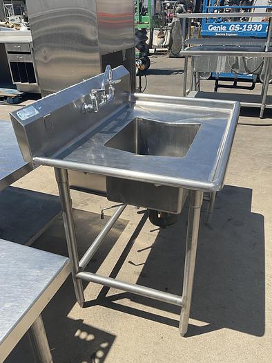 Used SINK & TABLE STAINLESS STEEL