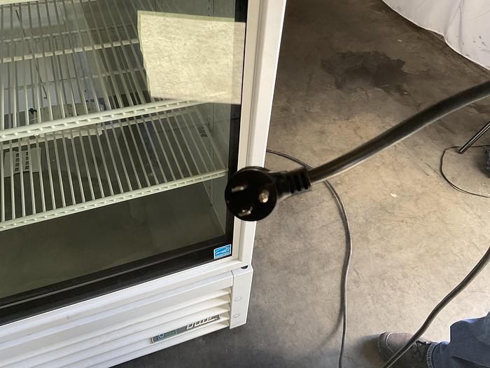 Used TRUE ONE DOOR REACH-IN MERCHANDISE REFRIGERATOR !