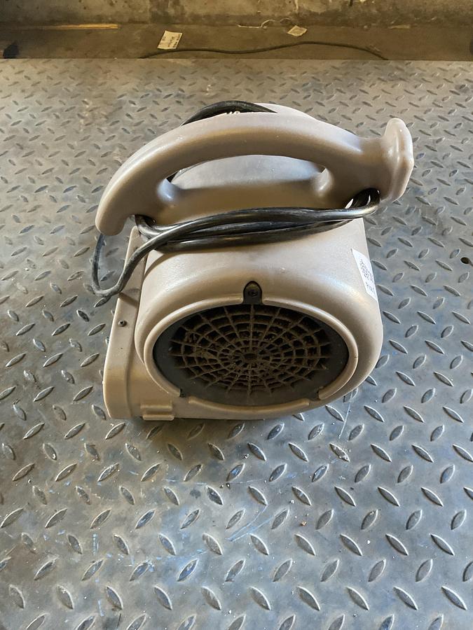 Used LASKO SUPER FAN MAX SF-20-G PORTABLE AIR MOVER / FLOOR FAN – 115V, 1/5 HP