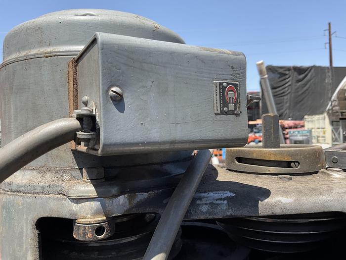 Used BRIDGEPORT SPINDLE VERTICAL MILL