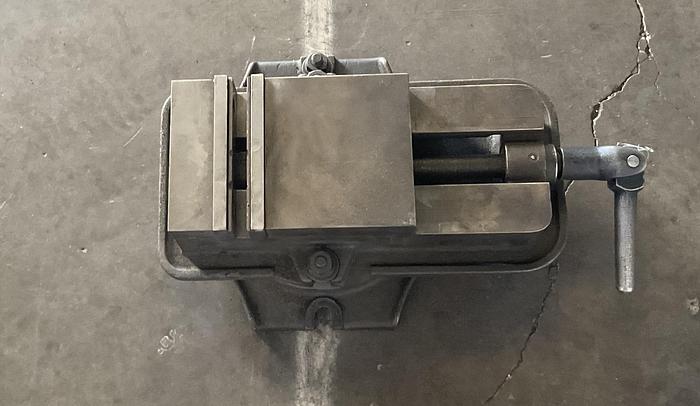 Used ANGLOCK 6' MILLING MACHINE VISE WITH HANDLE