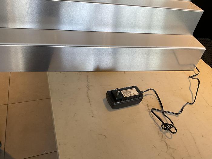 Used 36" PERLICK LIGHTED BOTTLE DISPLAY WITH HEATER; LMD3-36R !