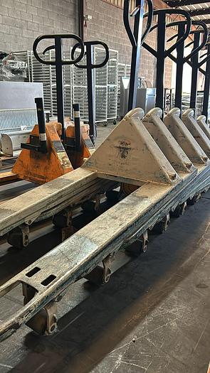 Used CROWN HYDRAULIC PALLET JACK