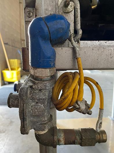 Used COUNTERTOP SOUTHBEND 4 BURNER RANGE-HDO ./