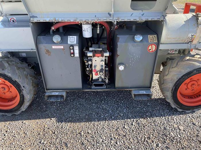 Used Scissor Lift-32' 4Wd Engine*