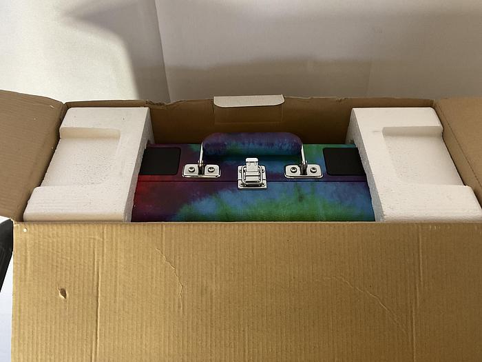 VICTROLA  SUITCASE RECORD PLAYER- VSC-550BT*