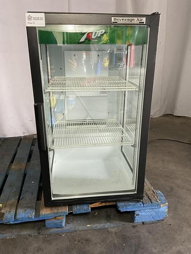 Used BEVERAGE-AIR MERCHINDISER REFRIGERATOR, UR30GE.